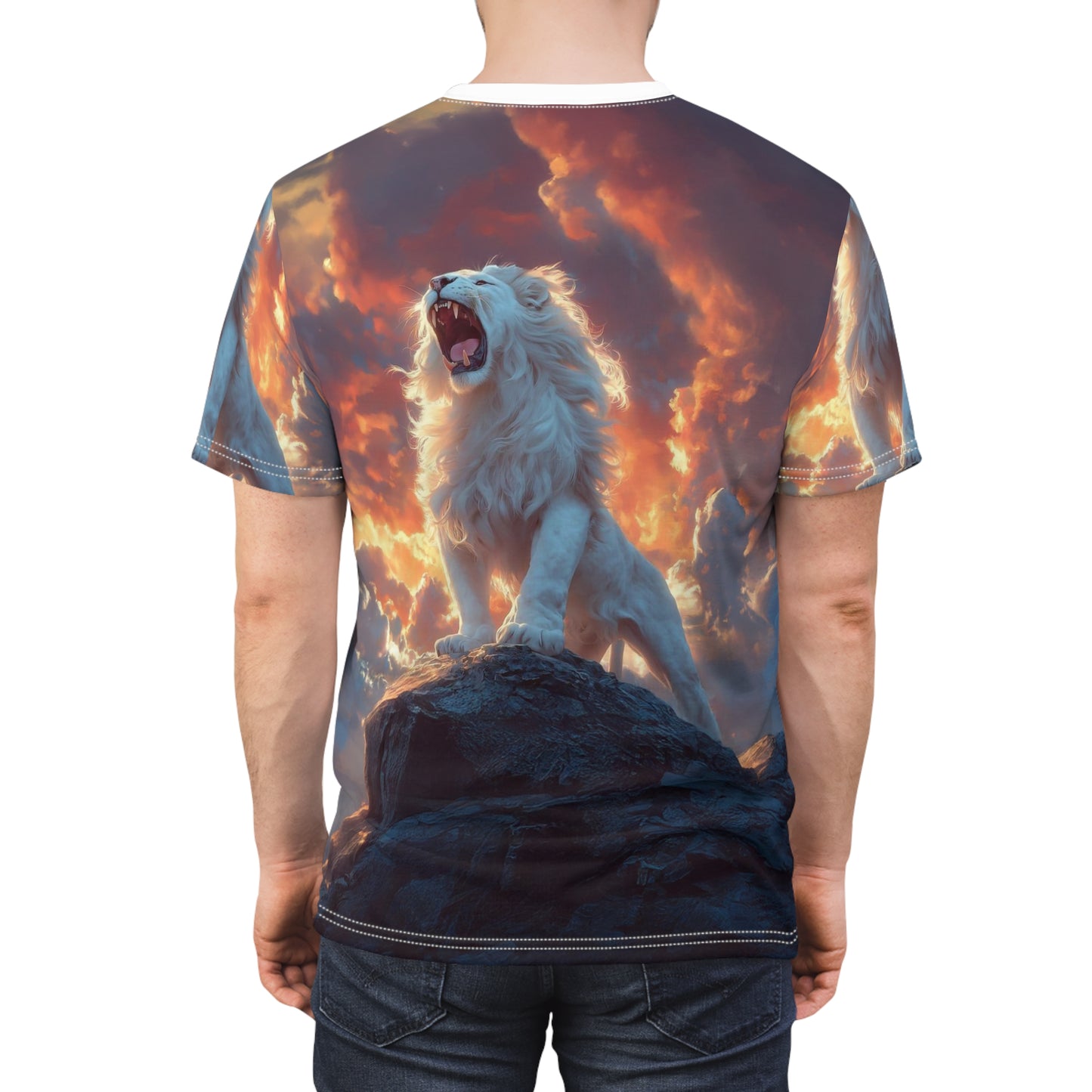 Majestic White Lion Roar – T-Shirt