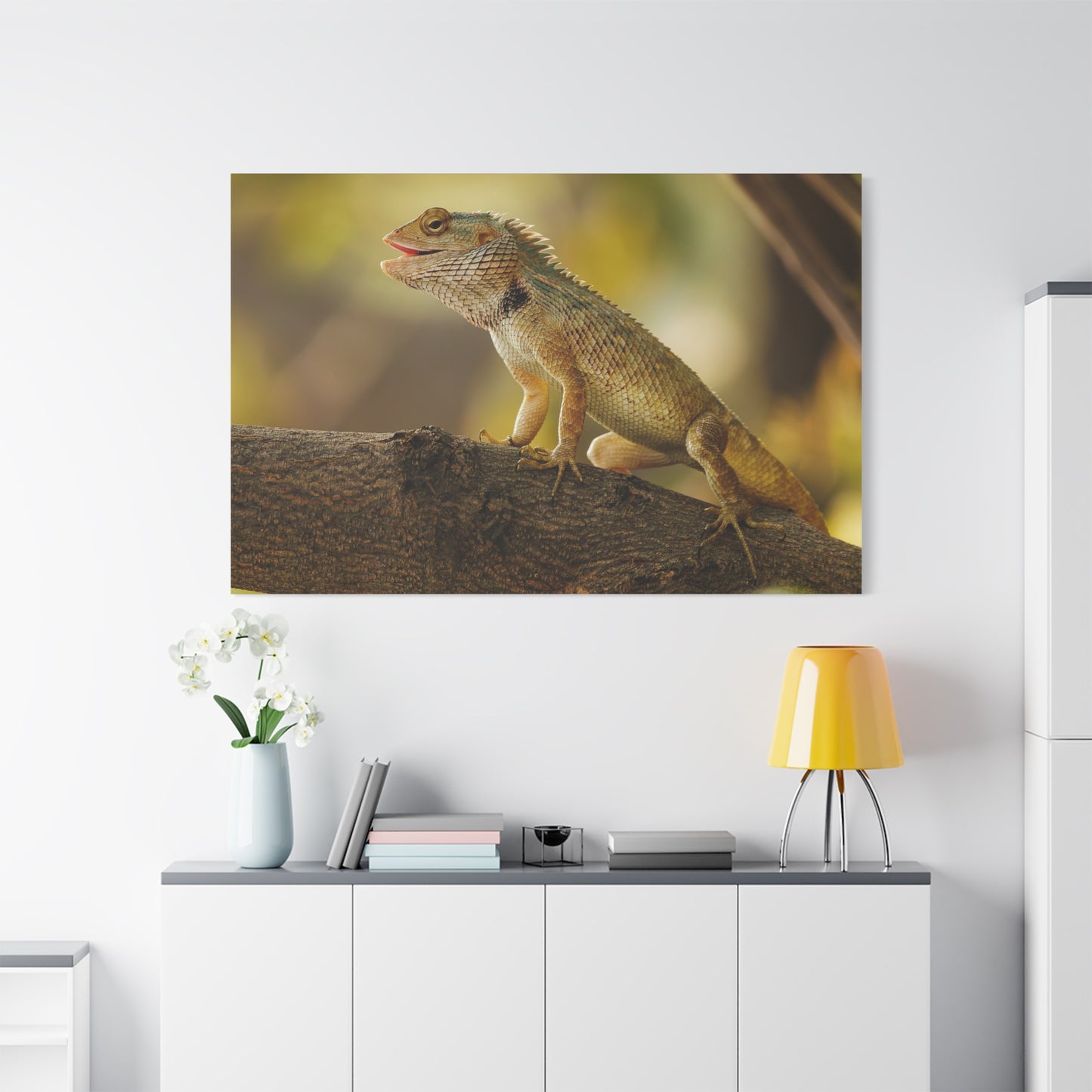 Garden Lizard Canvas Wall Art – Nature’s Serenity on Display