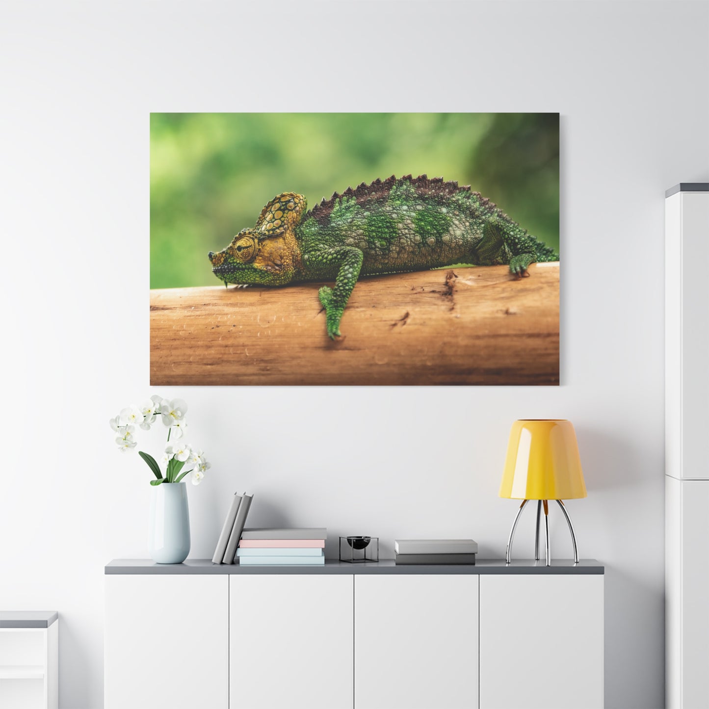 Vivid Chameleon Canvas Wall Art – Exotic Wildlife Print for Bold Nature-Inspired Decor