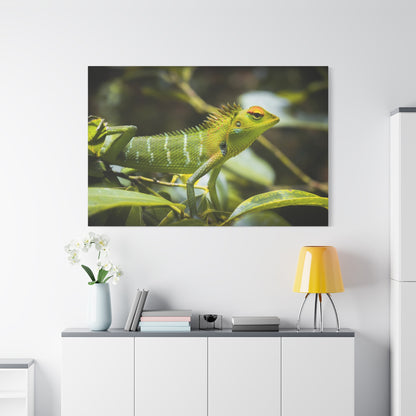 Emerald Green Lizard Canvas Wall Art – Exotic Wildlife Print for Modern Nature Decor