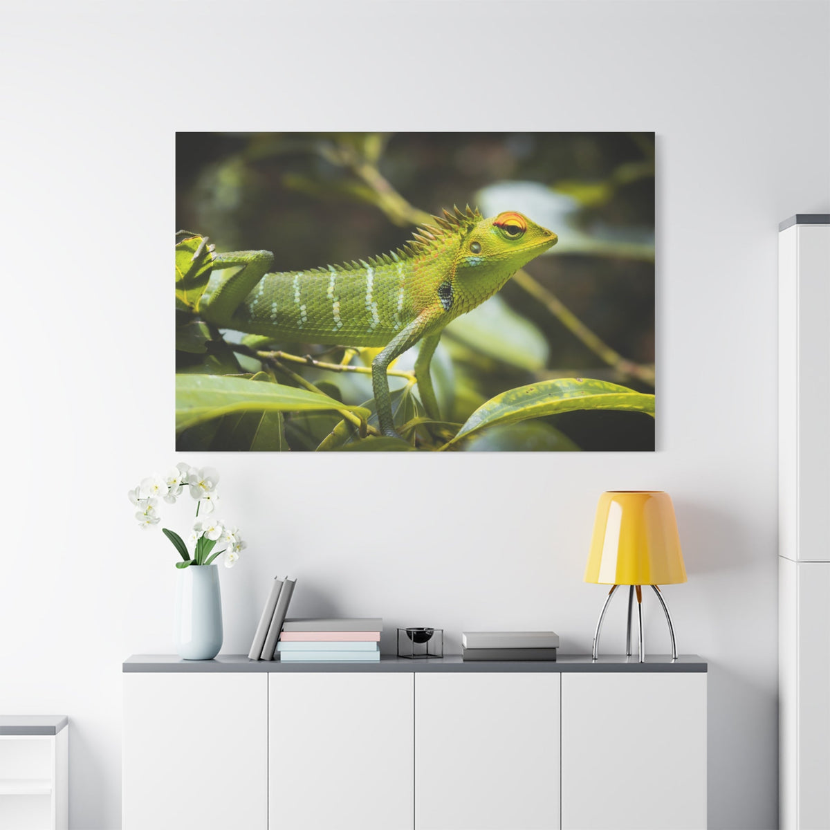 Emerald Green Lizard Canvas Wall Art – Exotic Wildlife Print for Modern Nature Decor - ART OF ROYALS