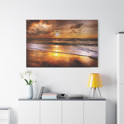 Golden Horizon – Tranquil Sunset Over the Shore - ART OF ROYALS