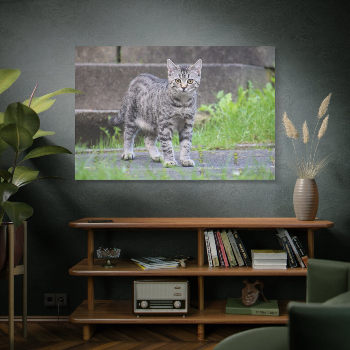 Graceful Cat Canvas Wall Art – Elegant Feline Portrait - ART OF ROYALS