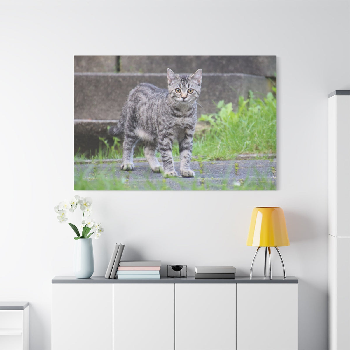 Graceful Cat Canvas Wall Art – Elegant Feline Portrait - ART OF ROYALS