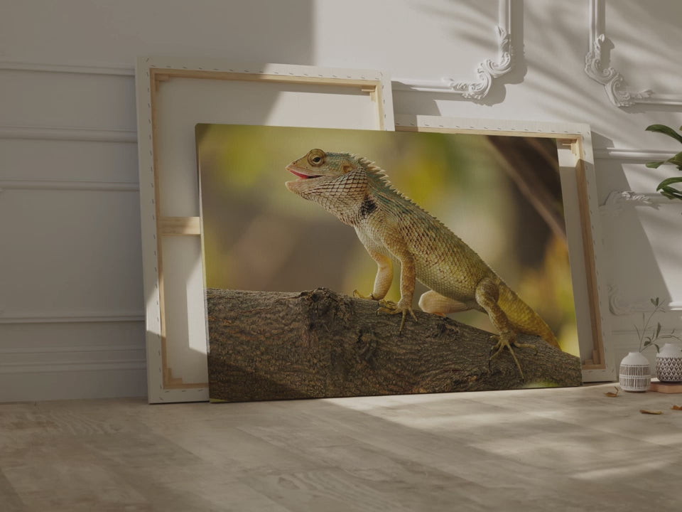 Garden Lizard Canvas Wall Art – Nature’s Serenity on Display