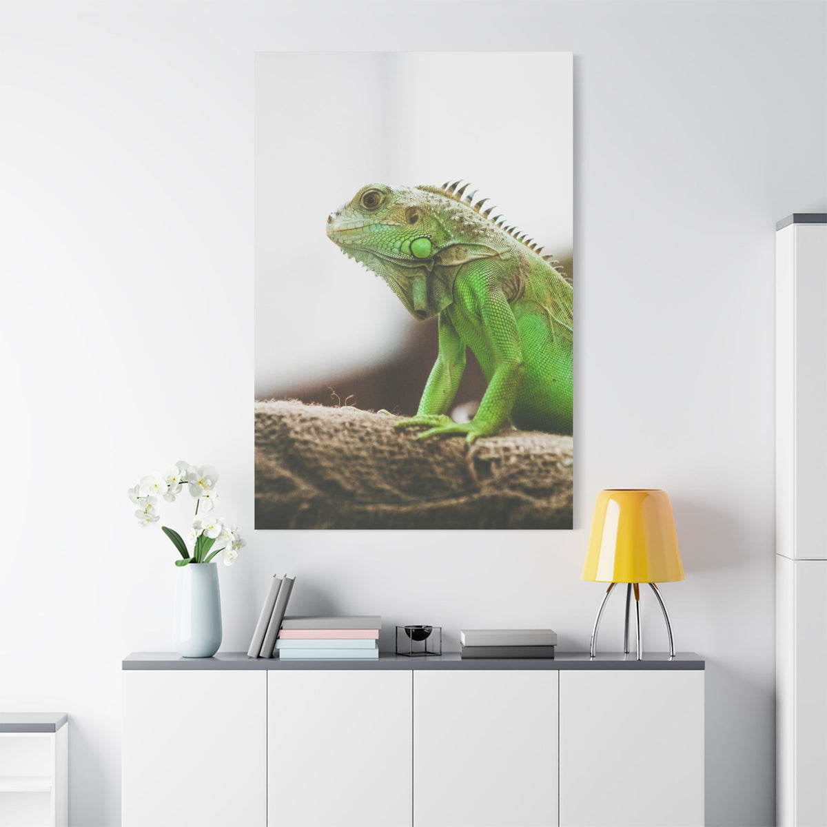 Regal Iguana Canvas Wall Art – Exotic Reptile Wildlife Print for Nature-Inspired Interiors - ART OF ROYALS