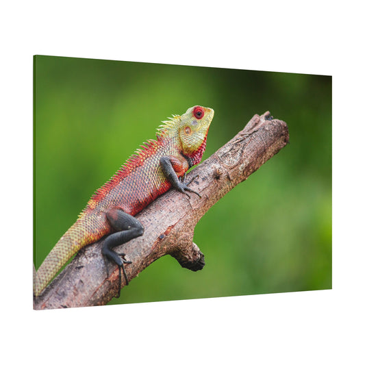 Vibrant Green Lizard Canvas Wall Art – Wildlife-Inspired Reptile Decor for Nature Enthusiasts - ART OF ROYALS
