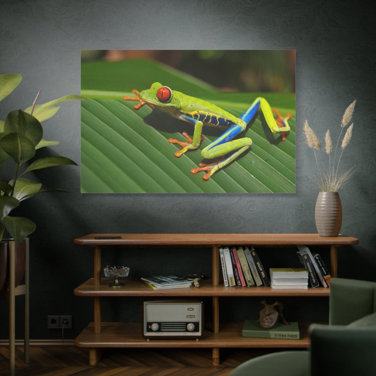 Vibrant Tree Frog – A Symbol of Nature’s Elegance - ART OF ROYALS